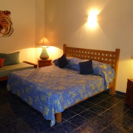Villa Corona Del Mar Hotel And Bungalows-2